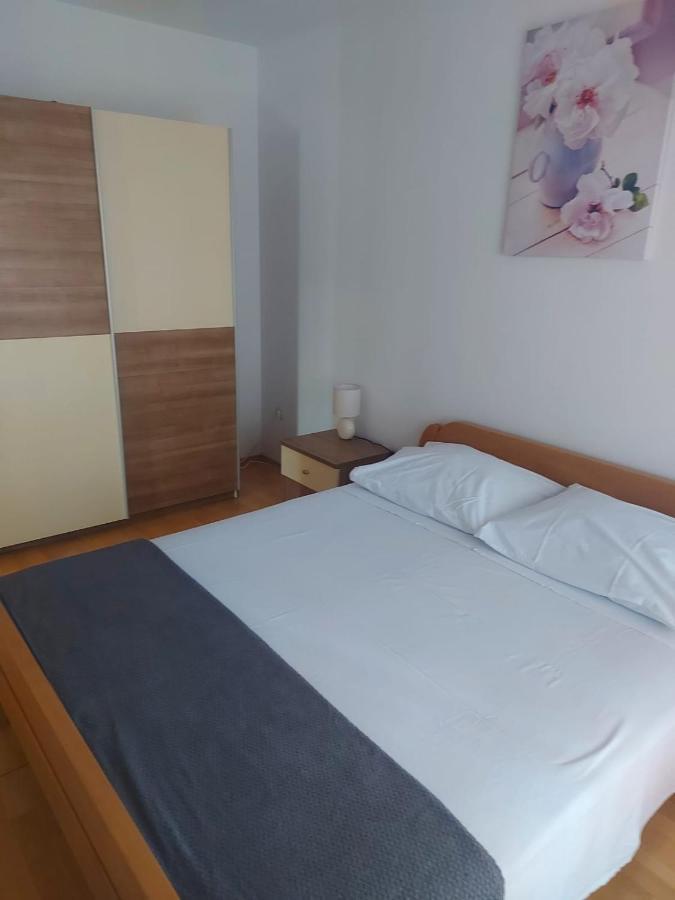 Apartmani Ciklic Dobropoljana Esterno foto