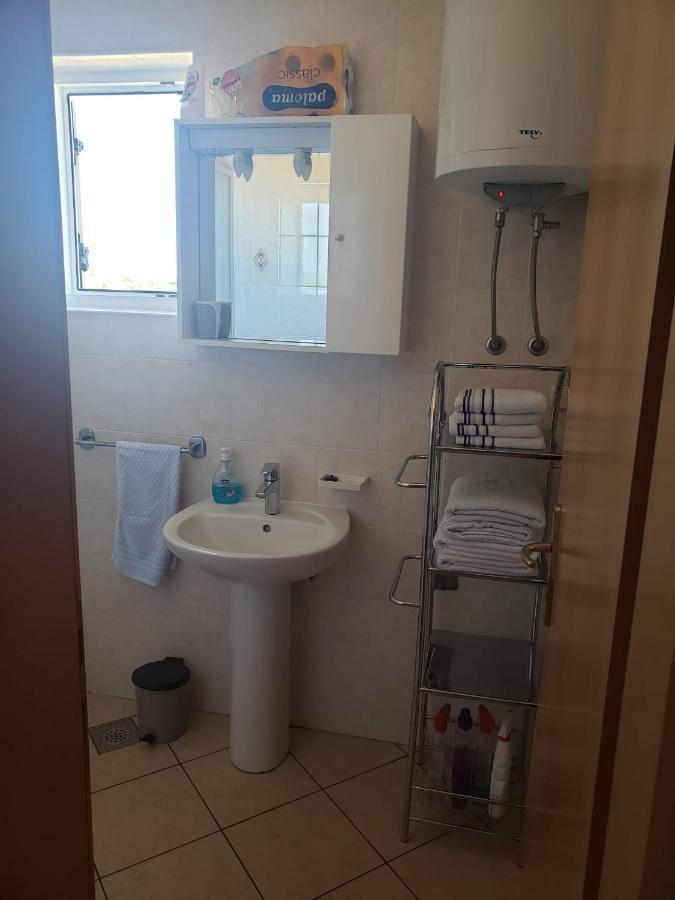 Apartmani Ciklic Dobropoljana Esterno foto