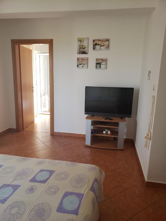Apartmani Ciklic Dobropoljana Esterno foto