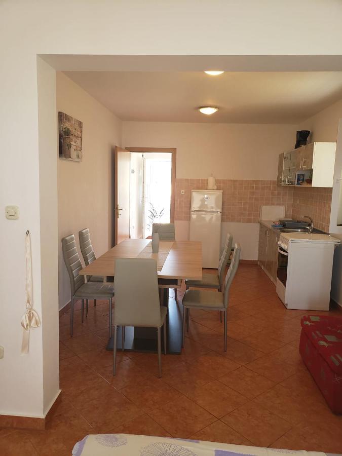 Apartmani Ciklic Dobropoljana Esterno foto