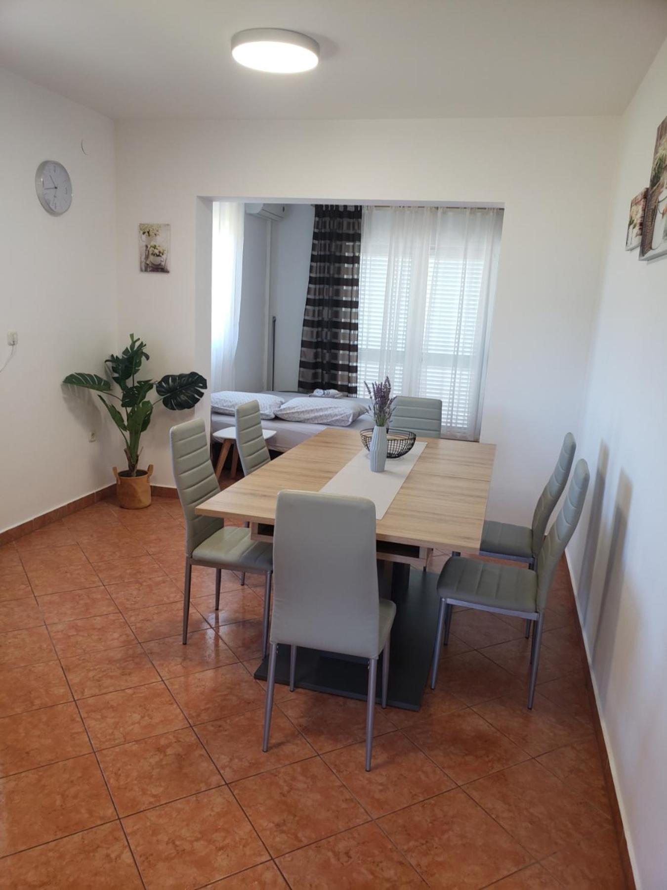 Apartmani Ciklic Dobropoljana Esterno foto