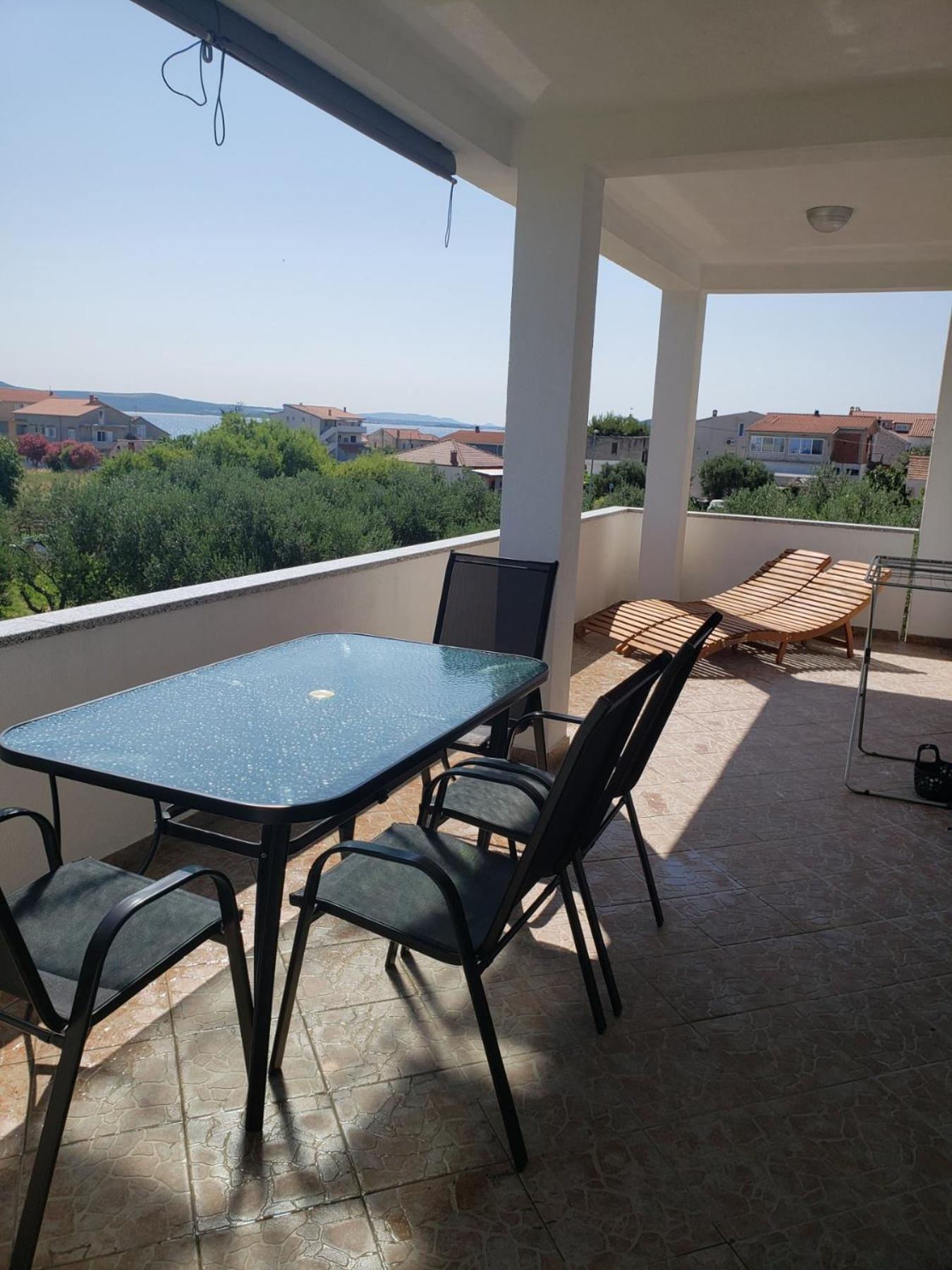 Apartmani Ciklic Dobropoljana Esterno foto