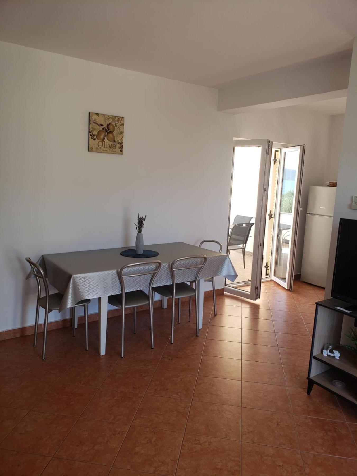 Apartmani Ciklic Dobropoljana Esterno foto