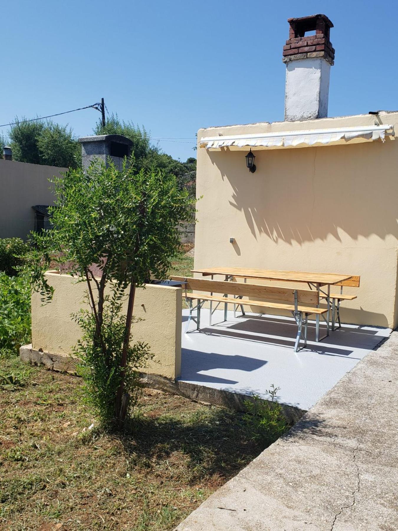 Apartmani Ciklic Dobropoljana Esterno foto